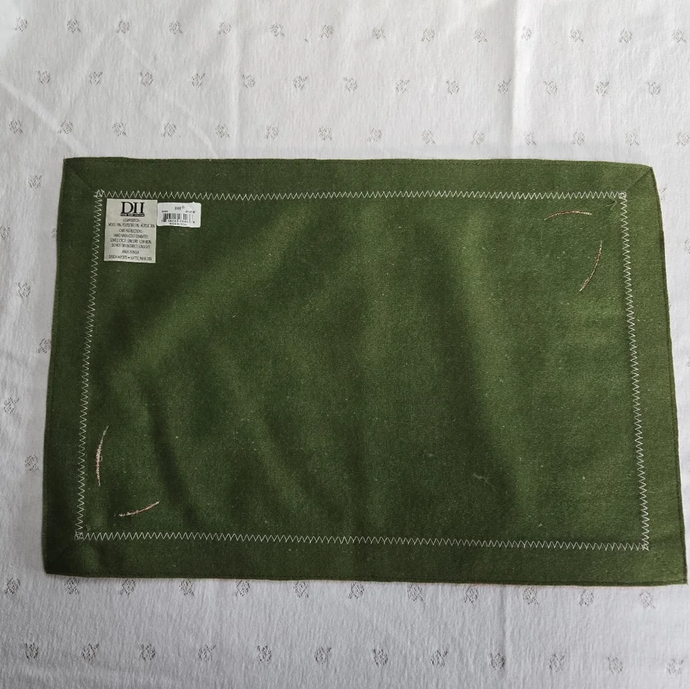 Set of 12 Chirstmas Red and Green Holiday Placemats DII for the Home
